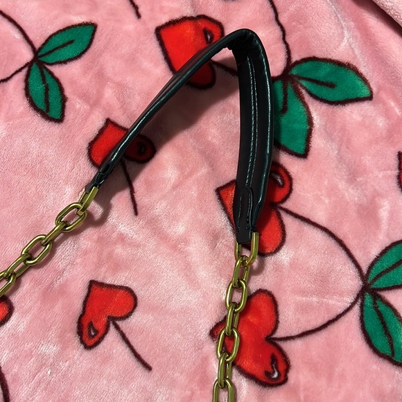 Forever21 black and gold chain purse! - Picture 3 of 6
